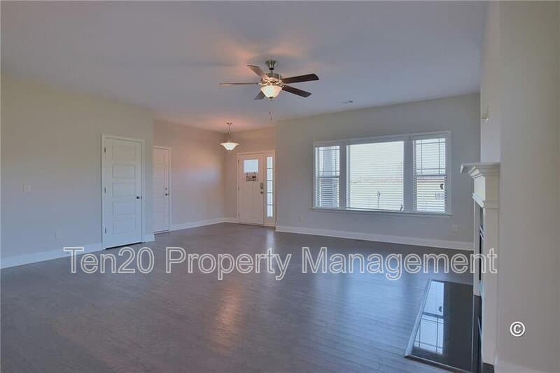 Smiths Station House: 128 Lee Road 2216