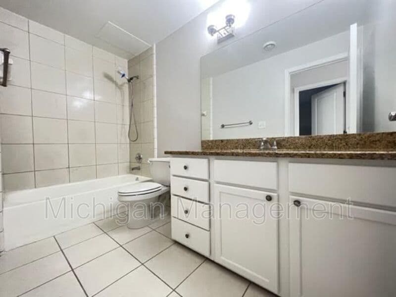 Birmingham Condo: 2727 E Maple Rd
