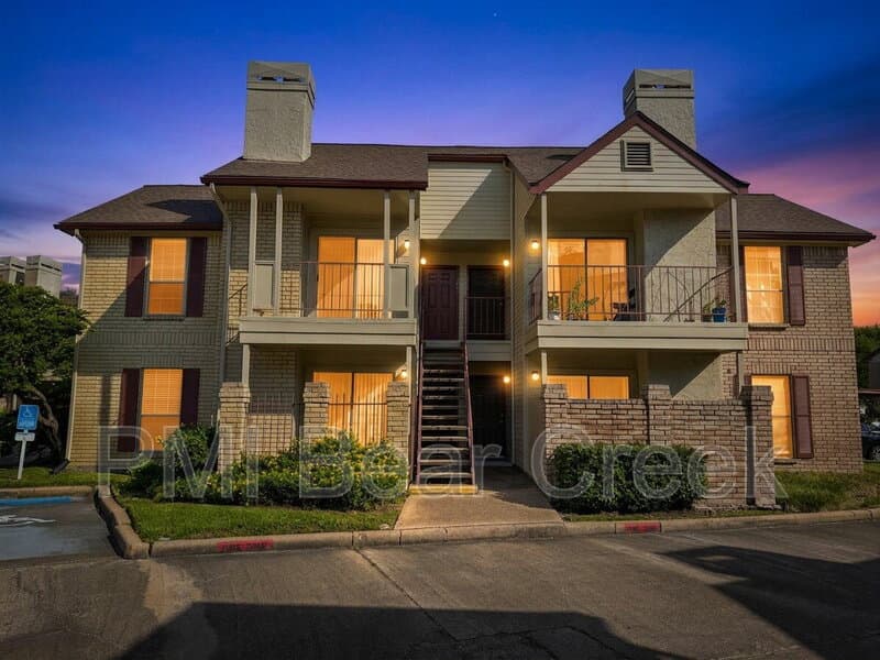Houston Condo: 2120 El Paseo St