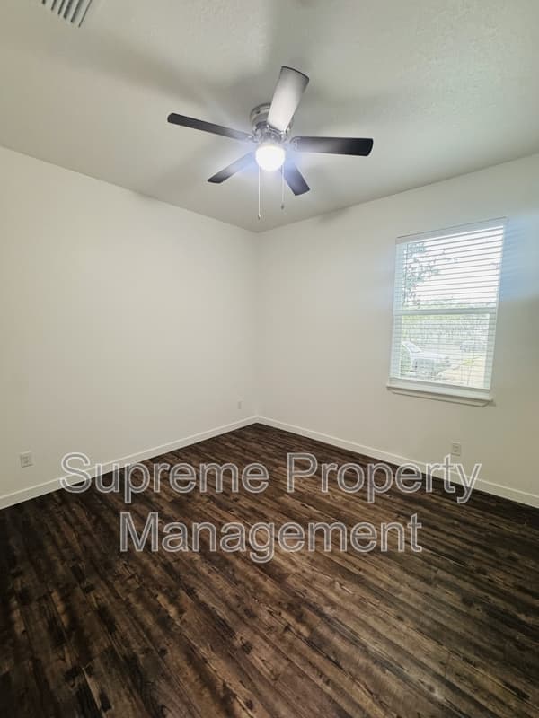 New Port Richey House: 6065 Vermont Avenue