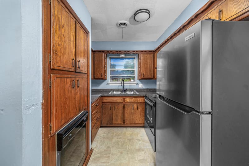 Lawton House: 4802 Southeast Avalon Avenue