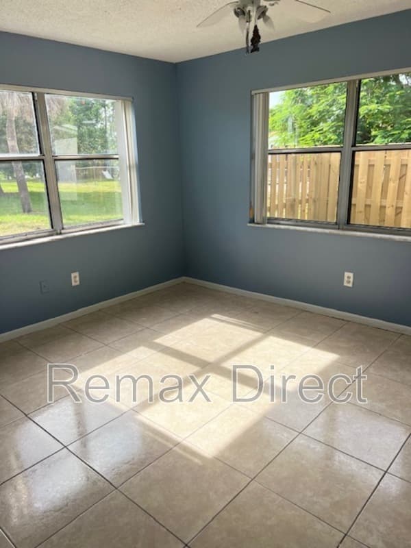 west palm beach Condo: 2675 lakehaven road w