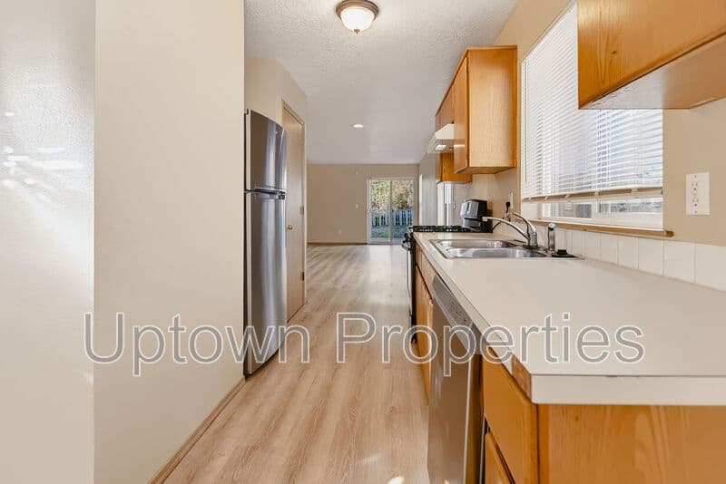 Happy Valley House: 14182 SE Summerfield Loop