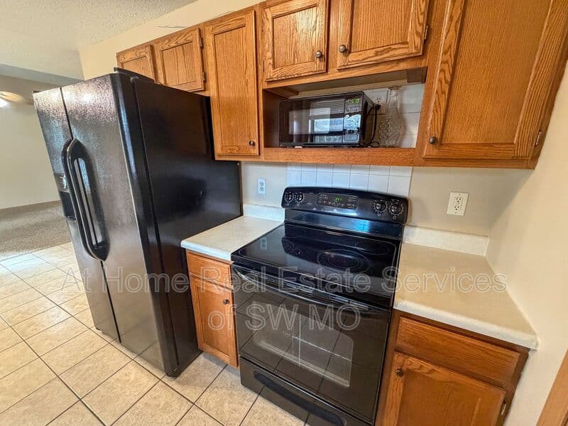 Springfield House: 3110 W Webster