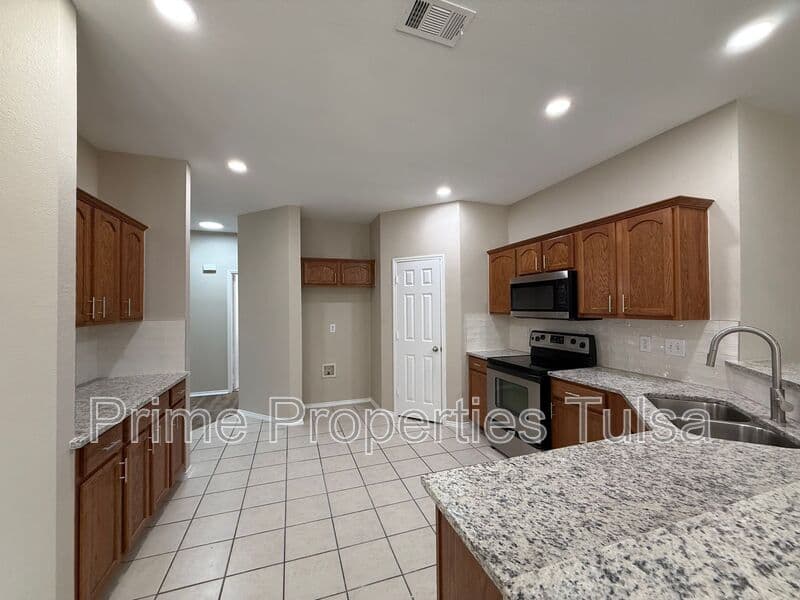 Rockwall House: 2110 Gleaner Drive
