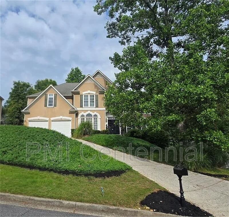Alpharetta House: 120 Creekside Park Dr