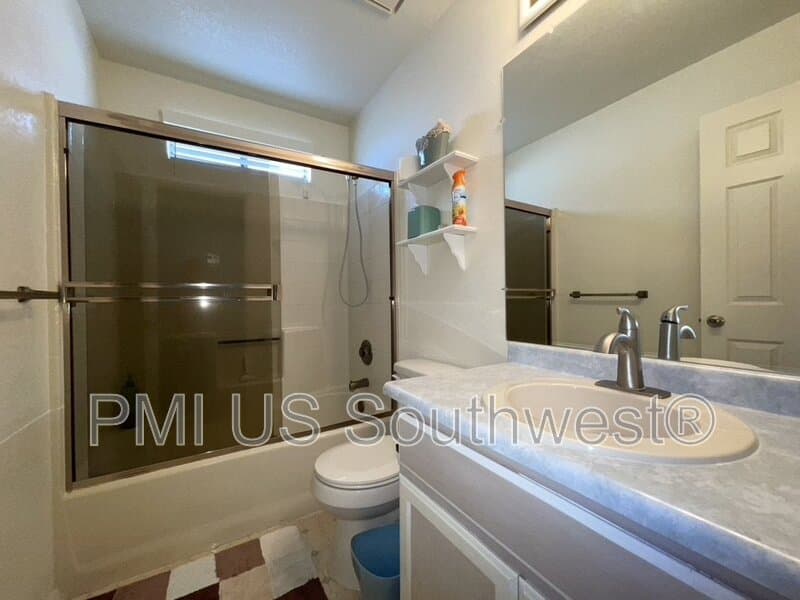 Bullhead City House: 3375 Sharon Ln