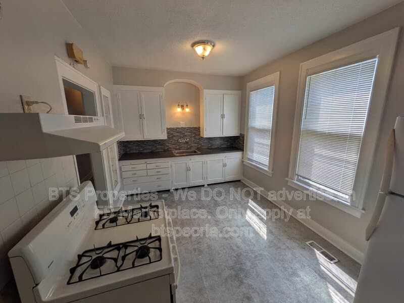 Peoria Condo: 1532 West Barker Avenue