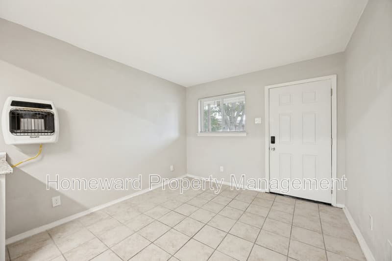 Denison Condo: 1001 West Elm Street - 204