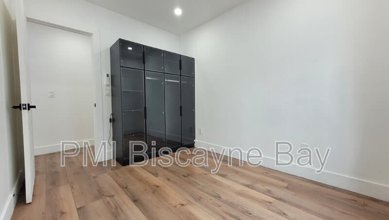 Miami Beach Condo: 419 78th Street