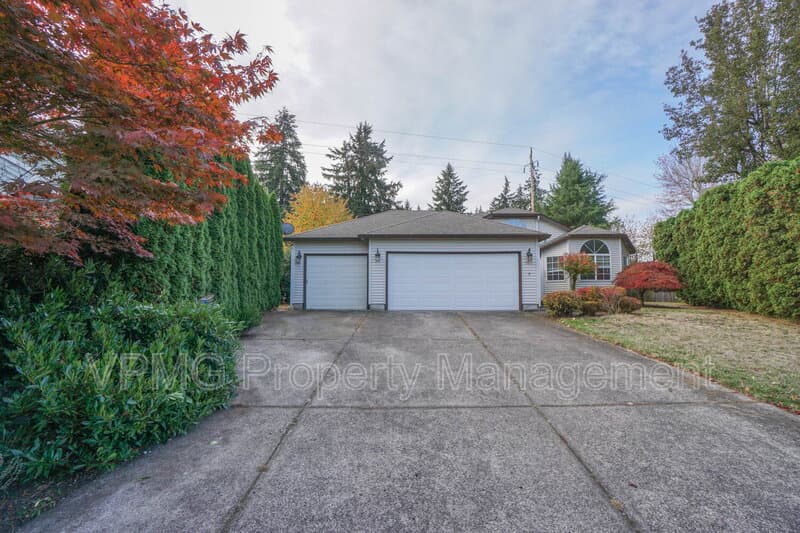 Vancouver House: 15807 NE 40th St