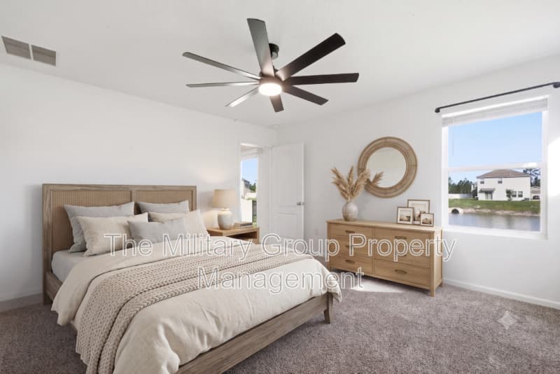 Jacksonville House: 15729 Equine Gait Dr