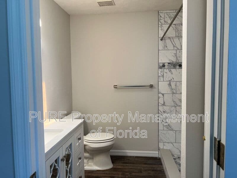 Belleview House: 5918 SE 129th Place