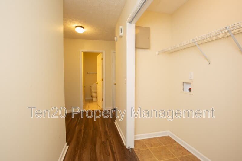 Columbus House: 9021 Sonoma Point Dr