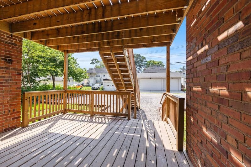 Columbus Condo: 1383 Eastview