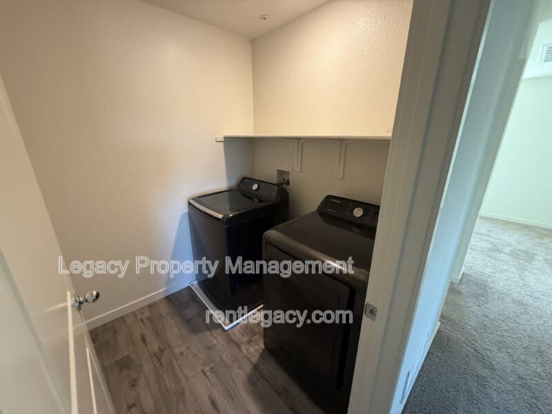 Sacramento House: 4364 White Ash Ln