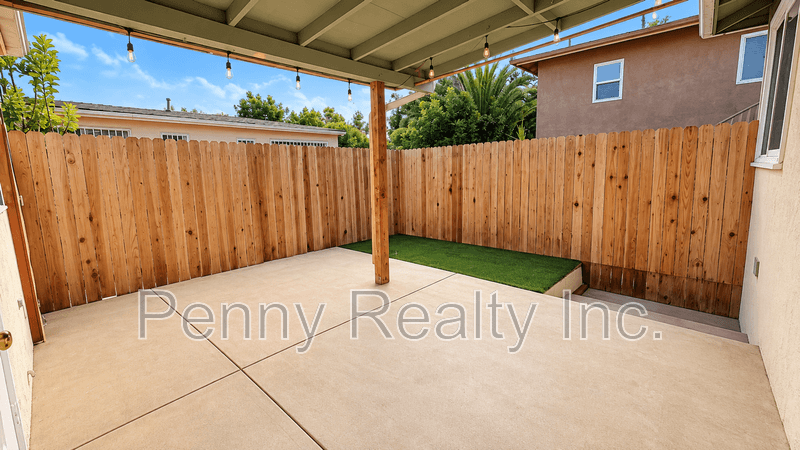 San Diego Condo: 1842 Burton St
