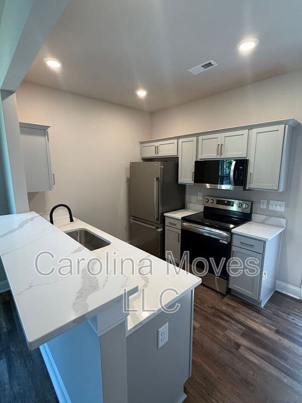 Greenville Townhome: 19A Scott St.