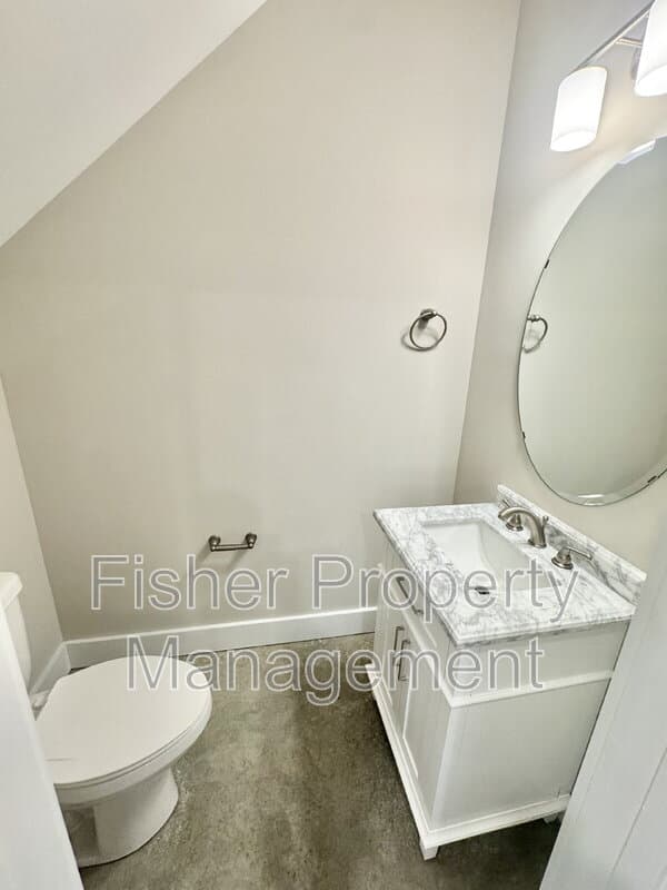 Richmond Condo: 1412 Rogers St