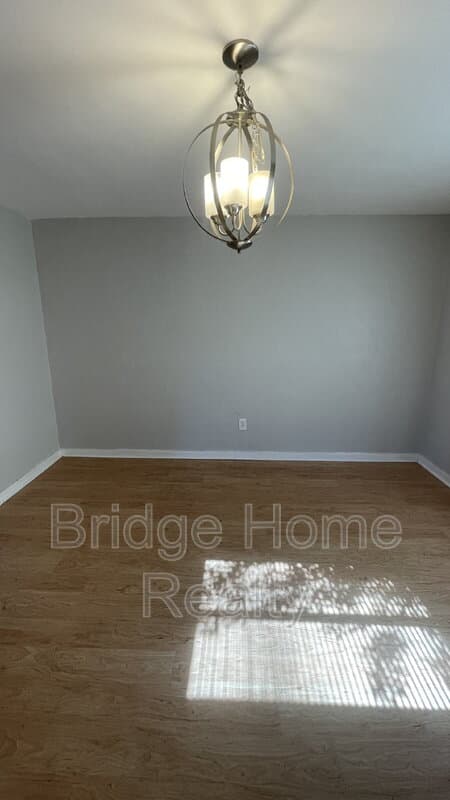 Pittsburgh House: 63 West Bellecrest Avenue