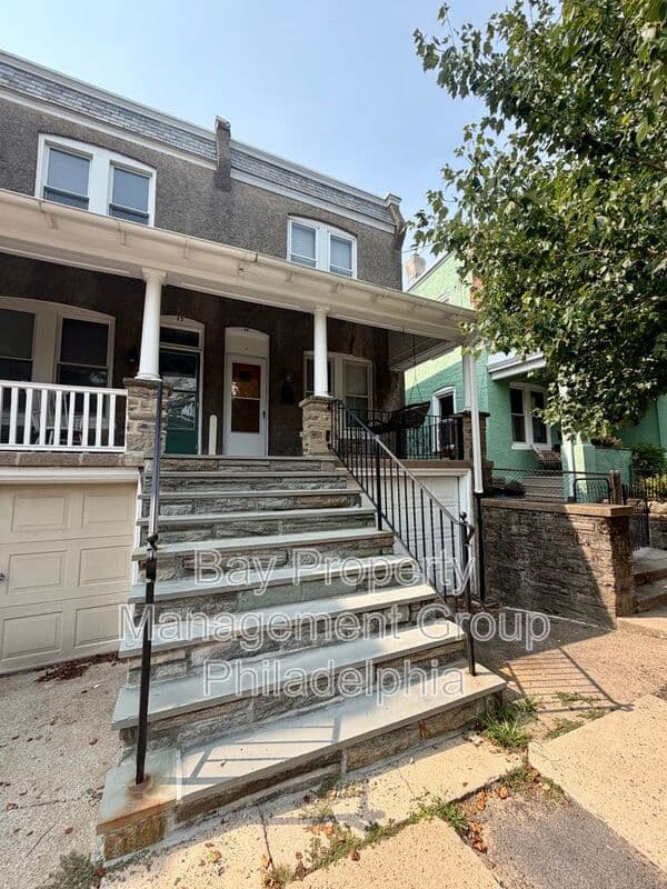 Philadelphia House: 15 West Abington Ave