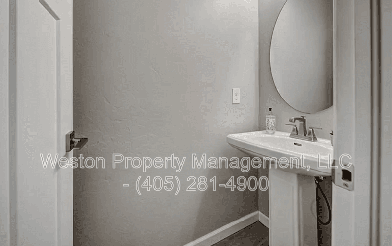 Yukon House: 3409 Gunnison River Drive