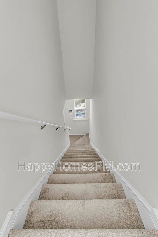 Summerville House: 509 Red Twig Rd