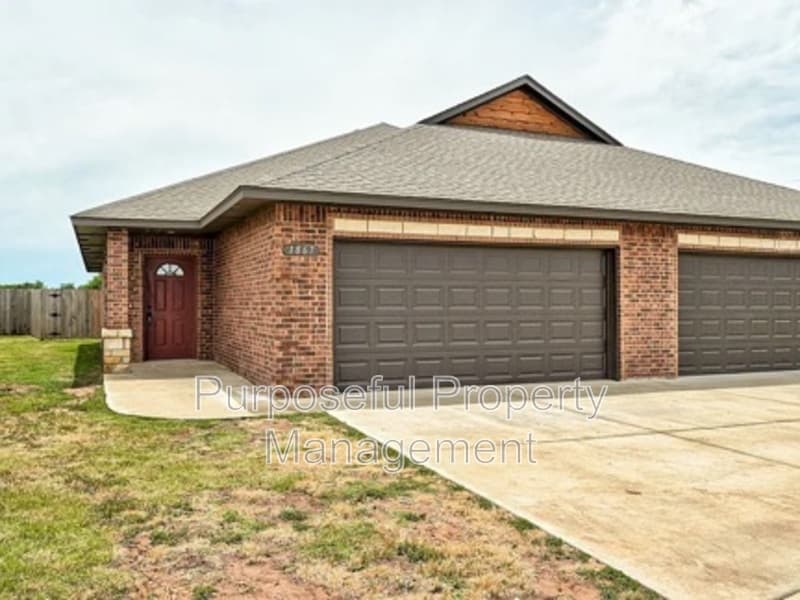 El Reno House: 1867 Cypress Lane