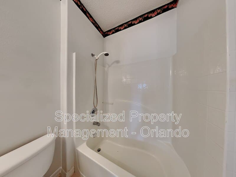 Deltona House: 3233 Kings Ridge Ter