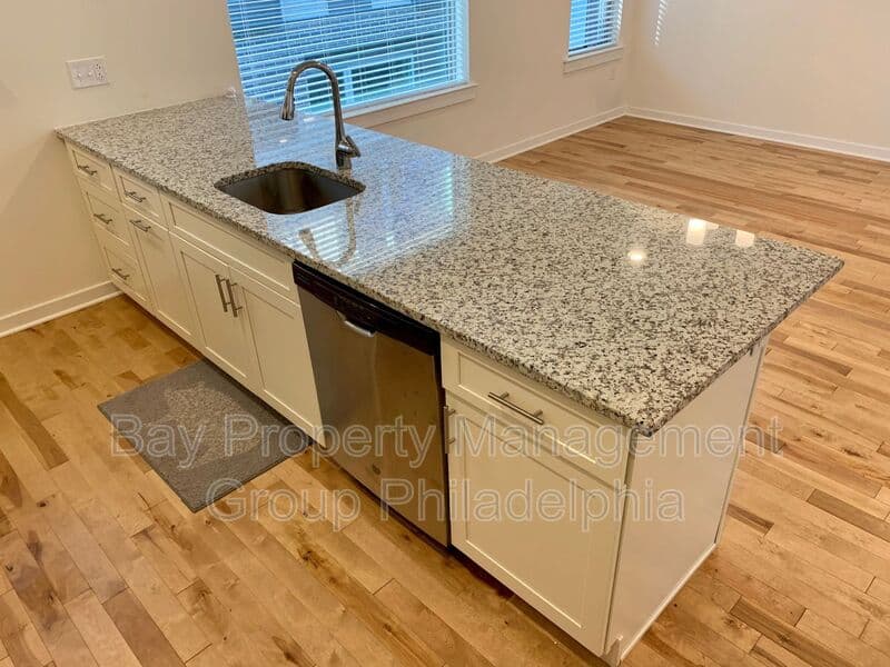 Philadelphia House: 2108 Kensington Walk