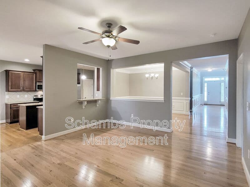 Fuquay Varina House: 414 Banagher Ln
