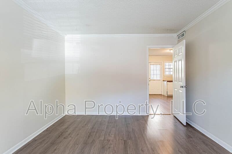 Taylors Condo: 812 Reid School Rd