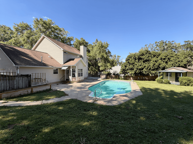 Tallahassee House: 1829 Wagon Wheel Cir W