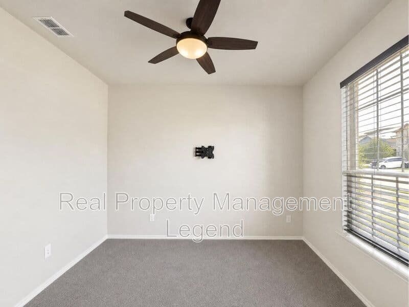 Denton House: 5601 Portola Ln