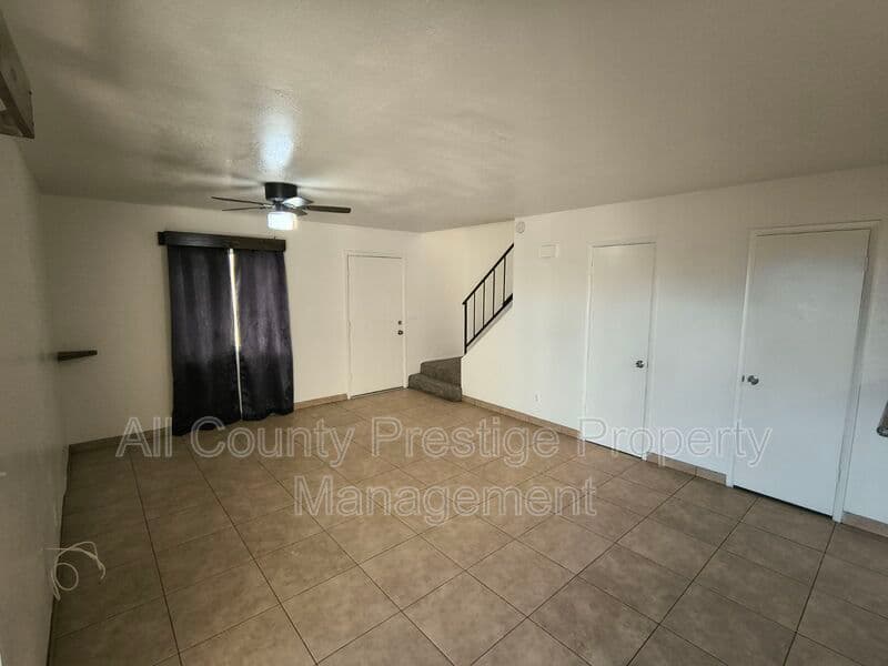 Glendale Townhome: 7524 N 47th Dr.