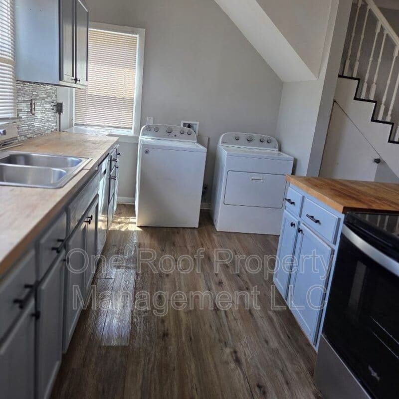 Kansas House: 447 N Lawndale Ave