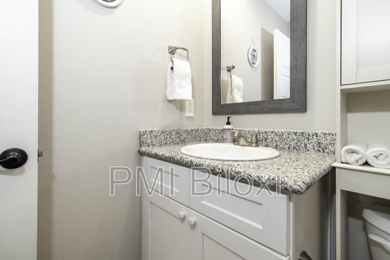 Biloxi House: 143 Coral Breeze Dr