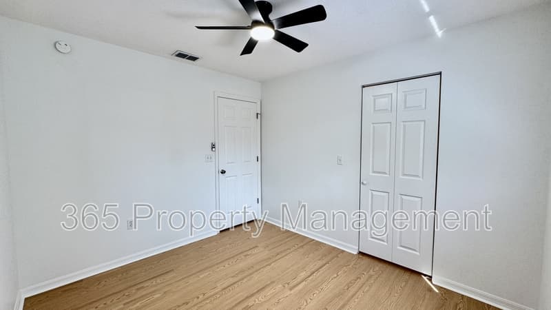 Spring Hill House: 12175 Katherwood Street