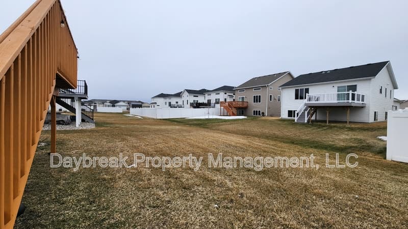 Fargo House: 2584 66th Avenue South