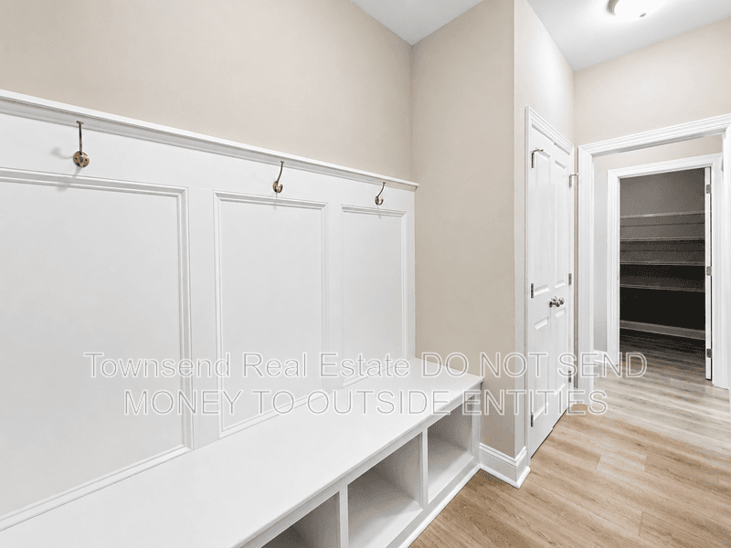 Fayetteville House: 3358 Scotscraig Rd.