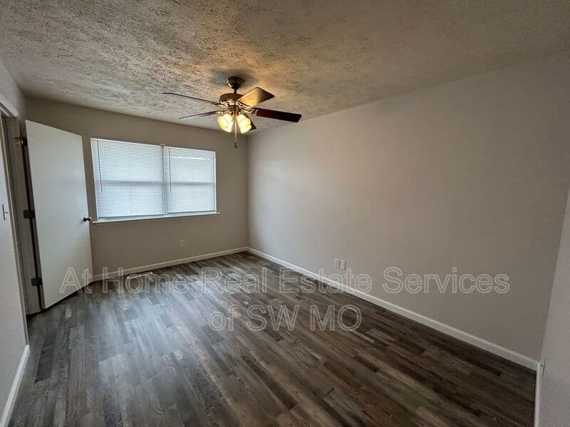 Springfield Townhome: 3345 E Linwood