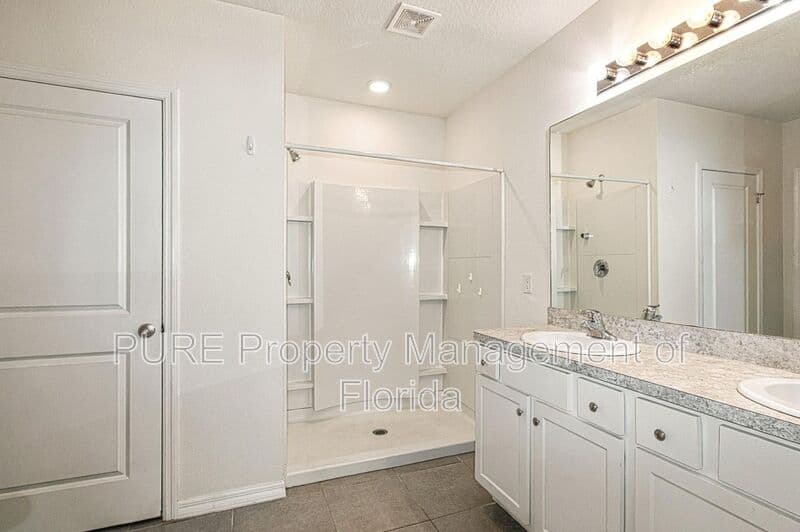 Ocala House: 4950 NE 15th Place