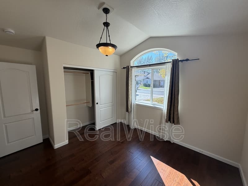 Grants Pass House: 1575 SW Yucca Dr