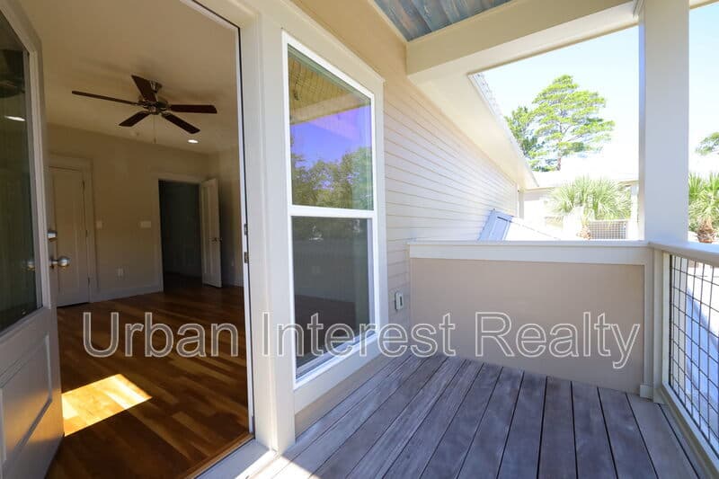 Freeport Townhome: 47 Palm Street