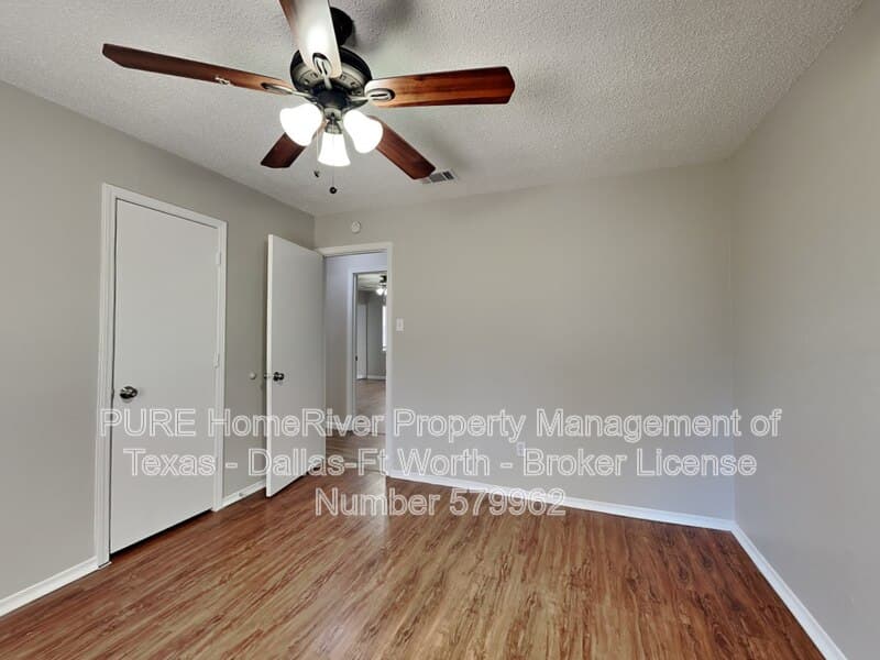 Arlington House: 5223 Windy Meadow Dr