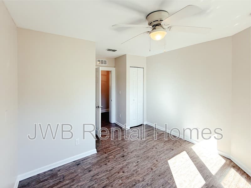 Jacksonville House: 3048 Dignan St
