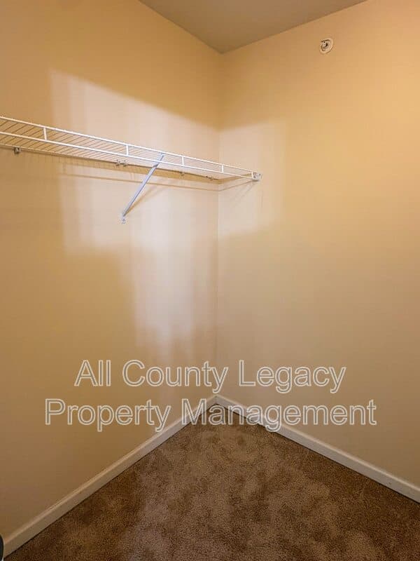 Conyers House: 2072 Belmont Cir