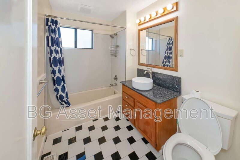 Richmond House: 6606 Aqua Vista Ct