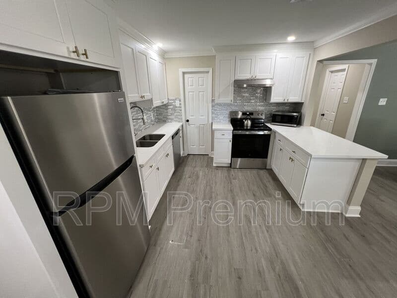 Baton Rouge House: 8724 Pecan Tree Dr.