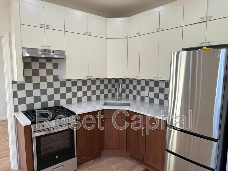 Bogota Condo: 15 Palisades Ave